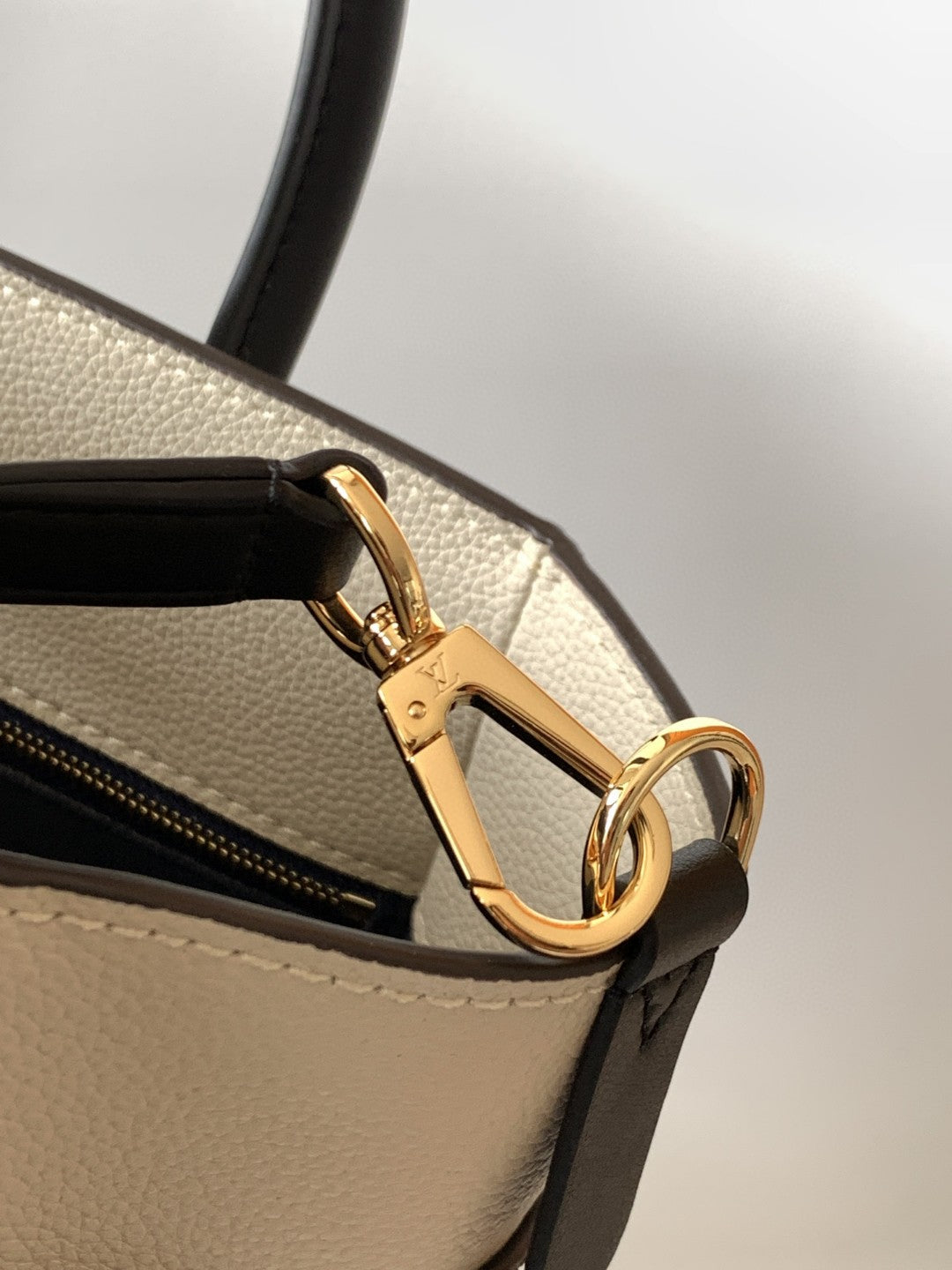 Louis Vuitton M57728 On My Side PM 30cm Blue