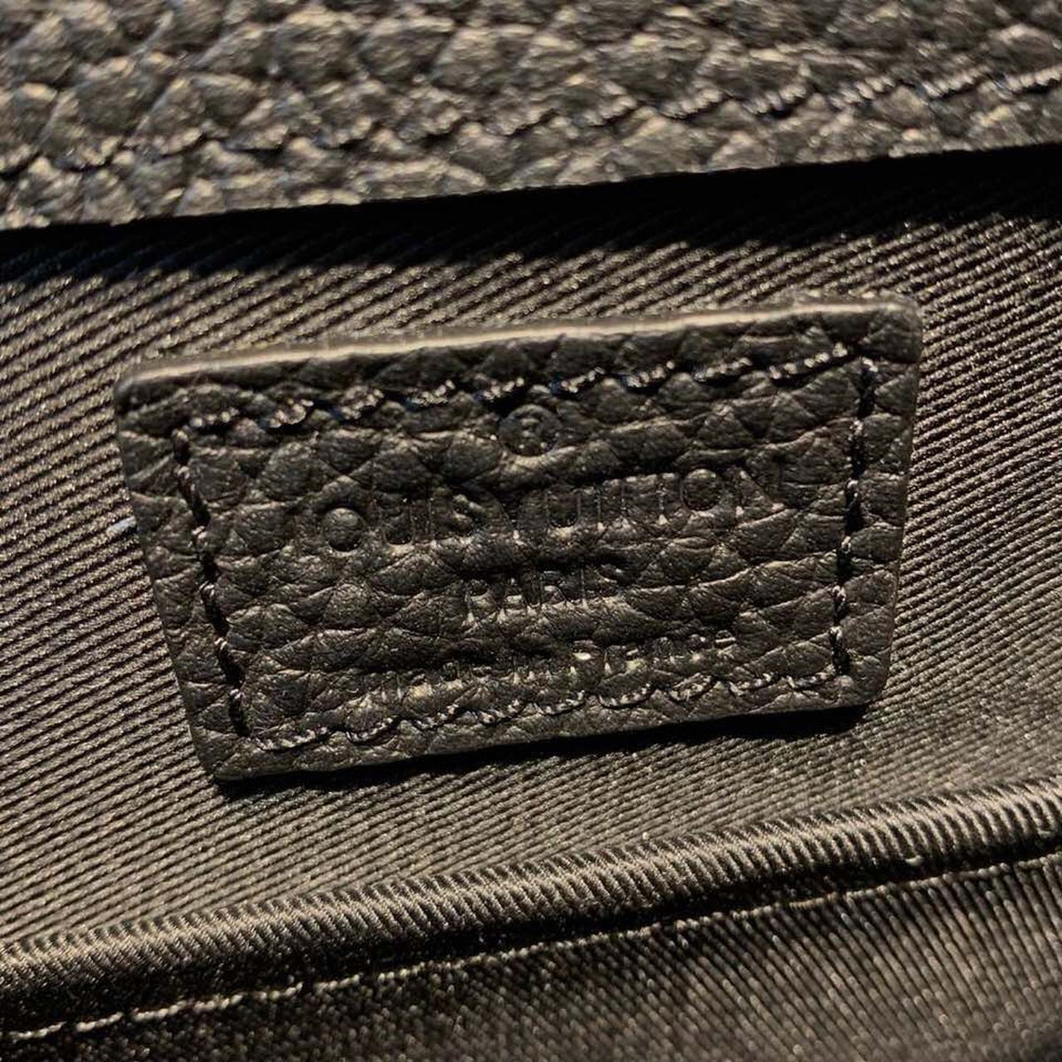 Louis Vuitton Mens Briefcase Runway Bag 28cm Monogram Empreinte Spring/Summer Collection M44476, Black