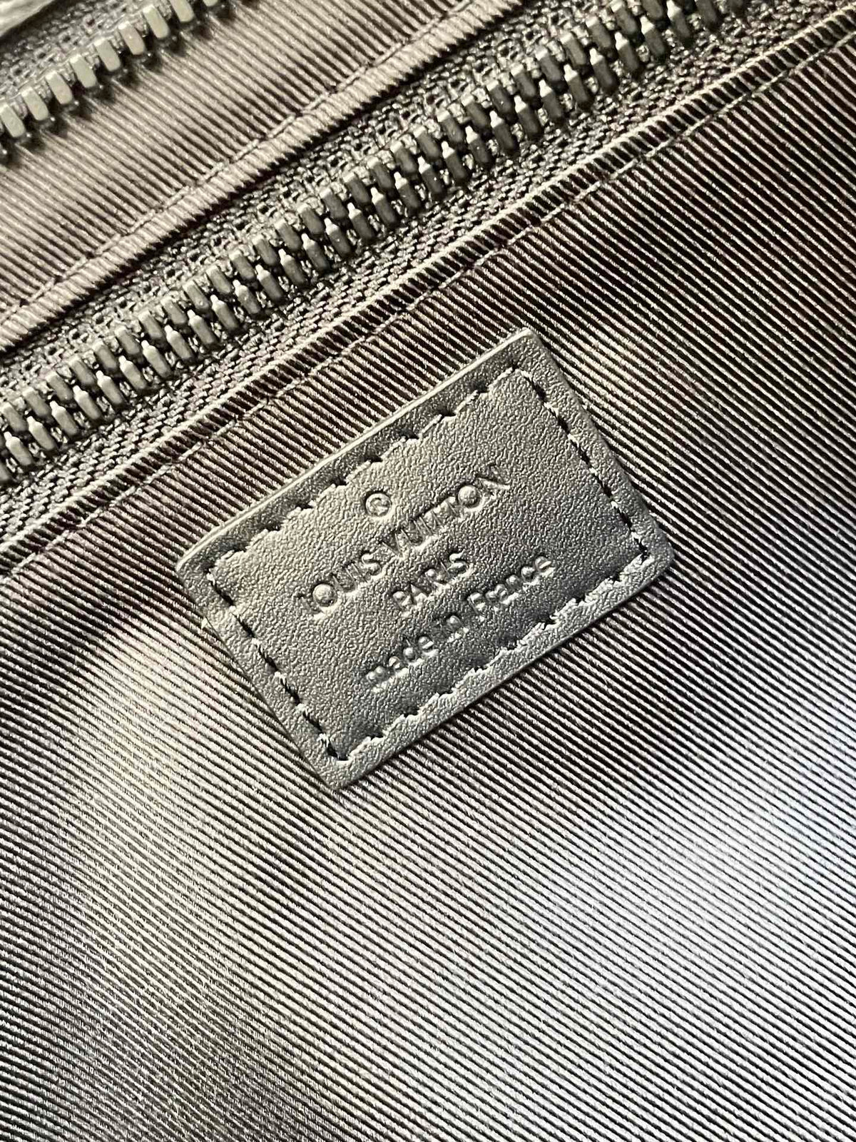 Louis Vuitton Sac Plat Horizontal Zippe 39cm