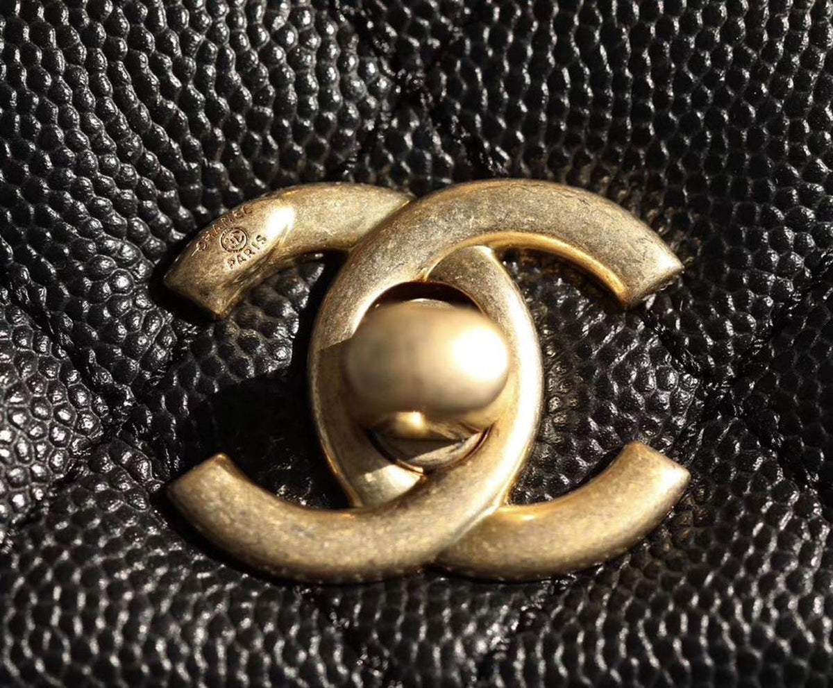 Chanel Coco Handle Quilted Lizard Handle Bag 24cm Caviar Leather Gold Hardware Spring/Summer Act 1 Collection, Black/Red