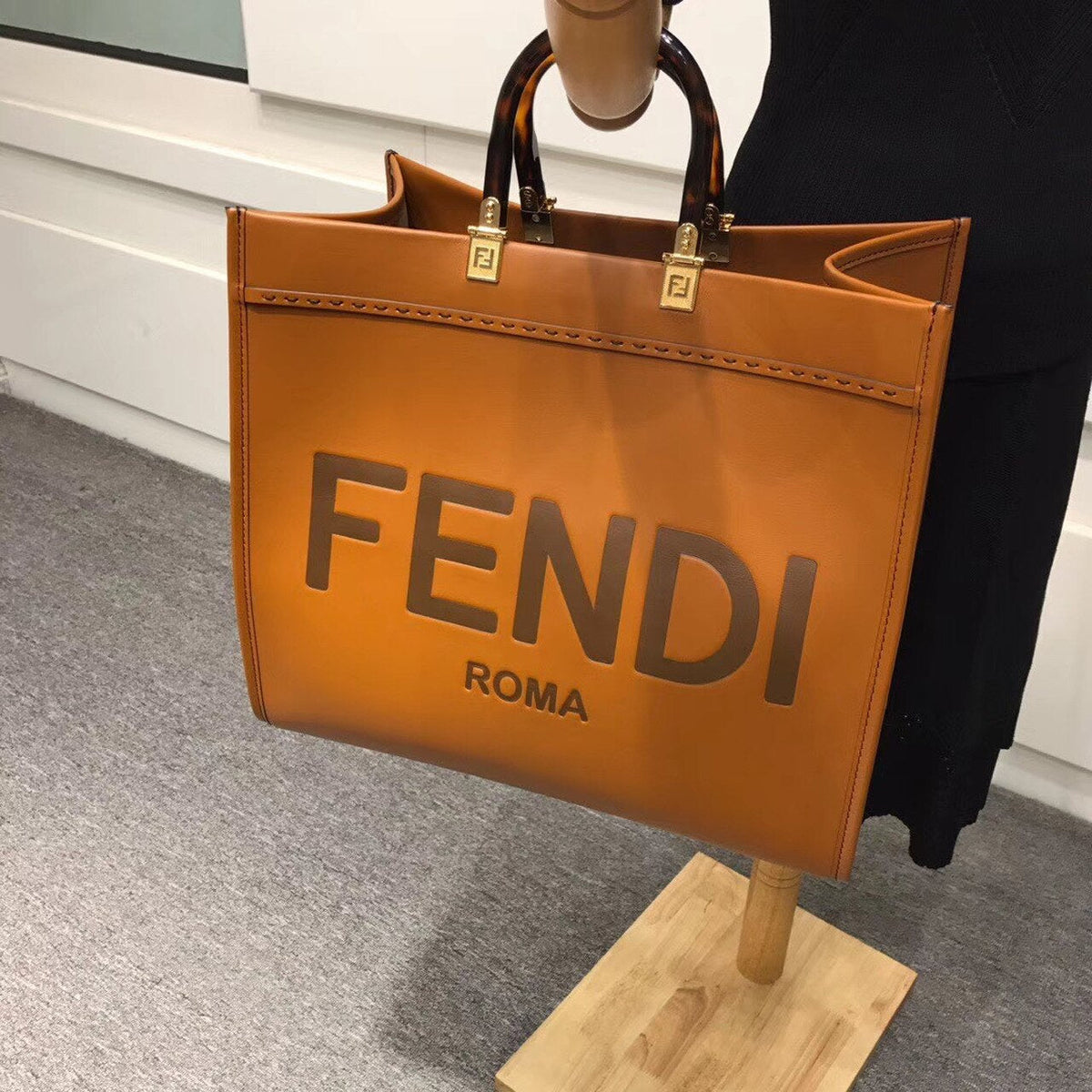 Fendi Sunshine Shopper Tote Bag 40cm Calfskin Leather Spring/Summer Collection, Brown