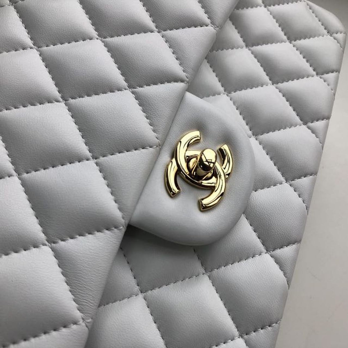 Chanel Classic Flap Bag 25cm Gold Hardware Lambskin Leather Spring/Summer Collection White