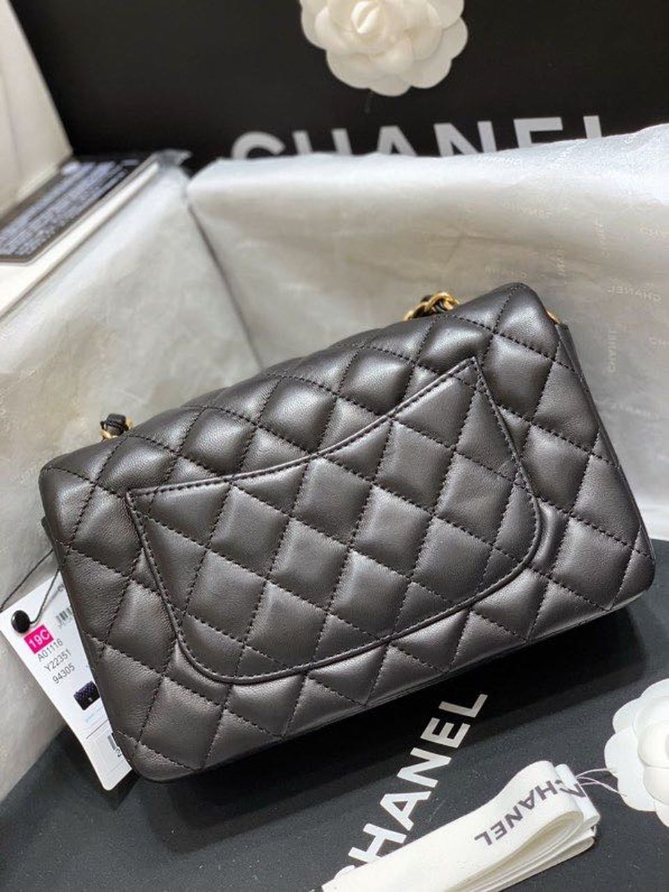 Chanel Classic Flap Bag 20cm Gold Hardware Lambskin Leather Spring/Summer Collection Black