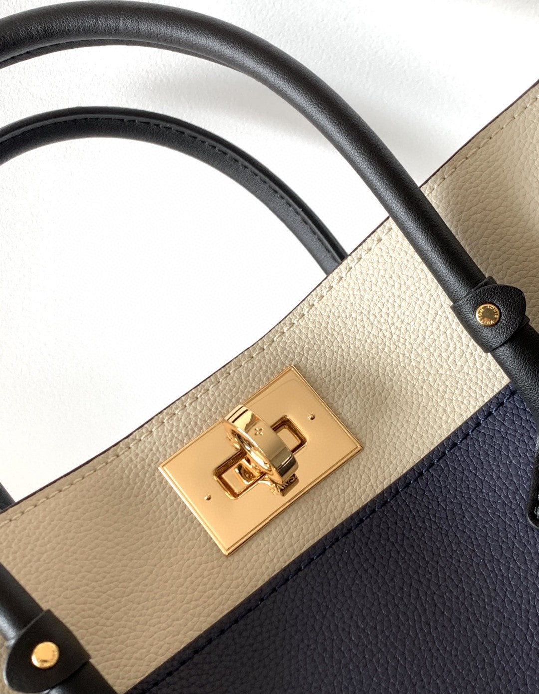 Louis Vuitton M57728 On My Side PM 30cm Blue