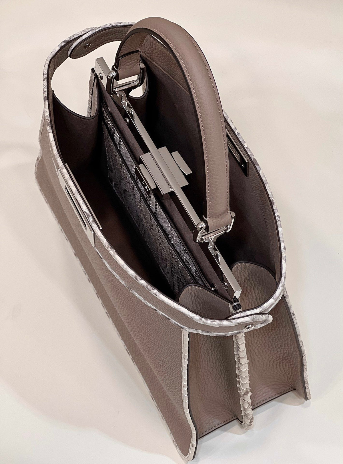 Fendi Peekaboo Iseeu Medium 33cm