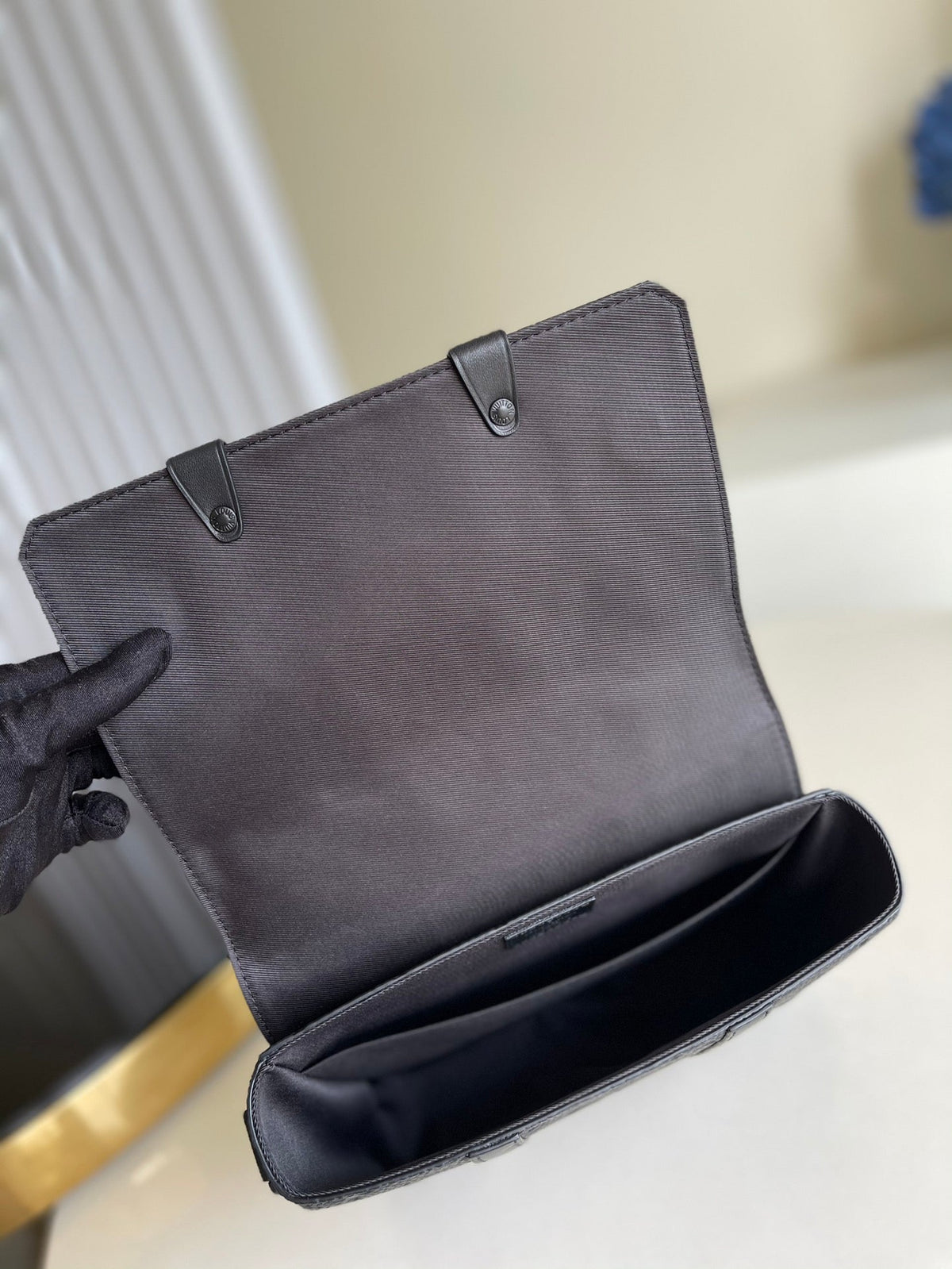 Louis Vuitton M57726 Trunk Messenger 24cm