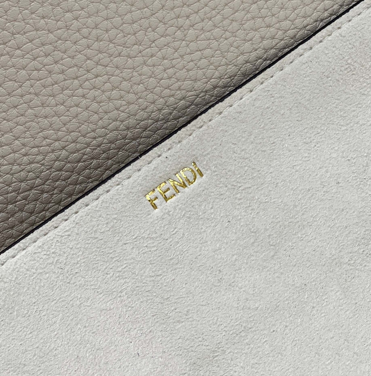 Fendi Peekaboo Iseeu Medium 33cm