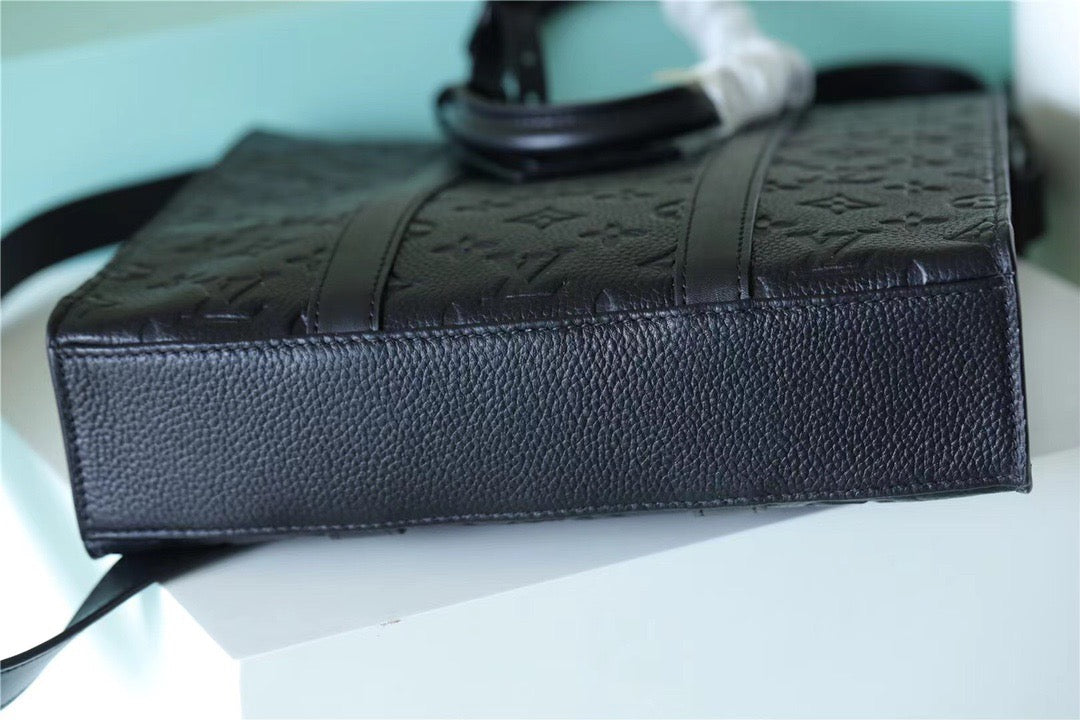 Louis Vuitton Sac Plat Cross 29cm Black