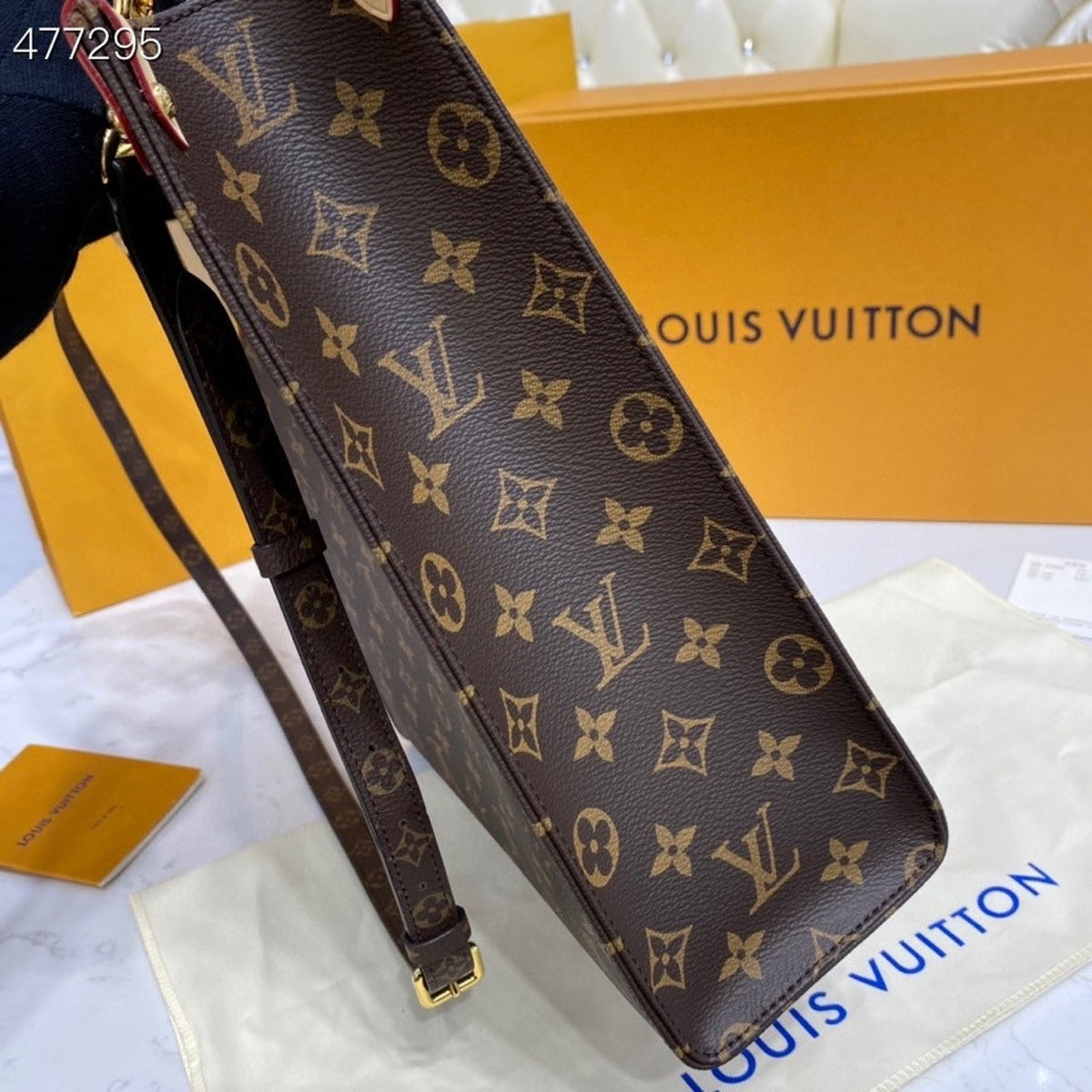 Louis Vuitton Sac Plat Bag Monogram Canvas Spring/Summer Collection M45848, Brown