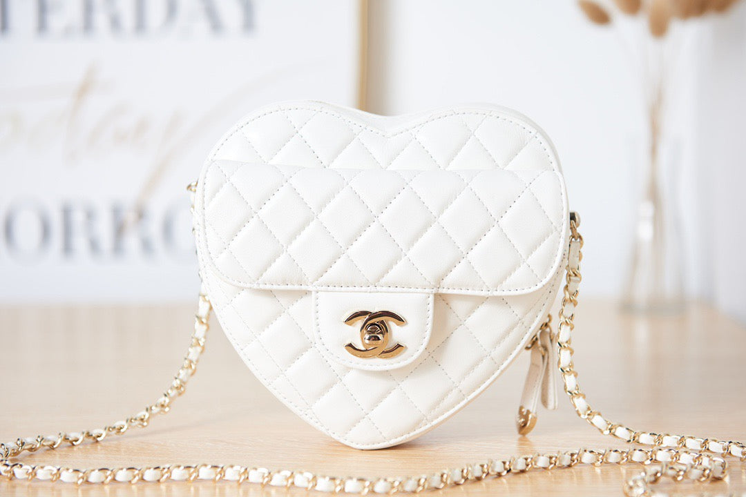 Chanel Mini Heartbag Gold Hardware AS3191 16.5cm White