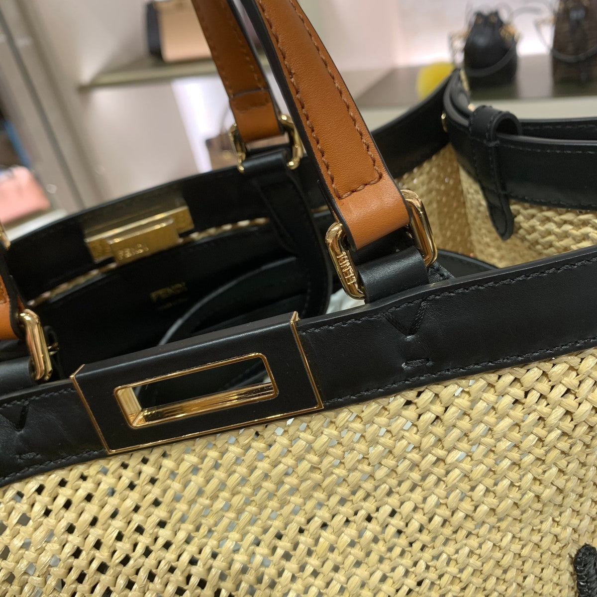 Fendi Peekaboo X-tote Bag 41cm