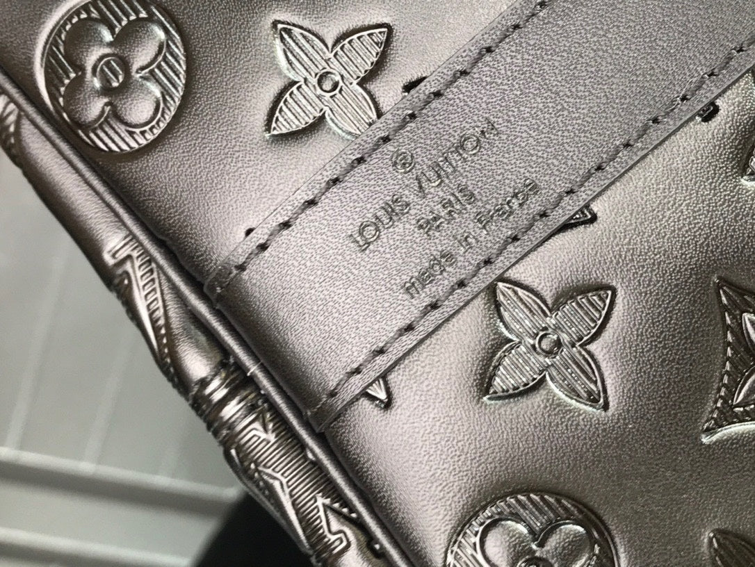 Louis Vuitton Monogram 50cm Black