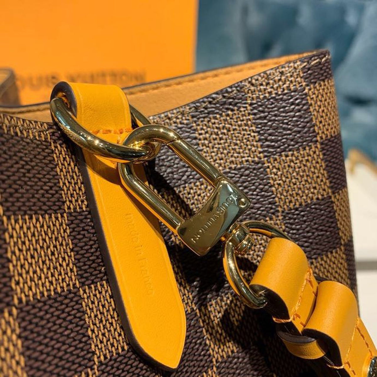 Louis Vuitton Néo Noé BB Bucket Bag 26cm Damier Ebene Canvas Spring/Summer Collection N40213, Safran