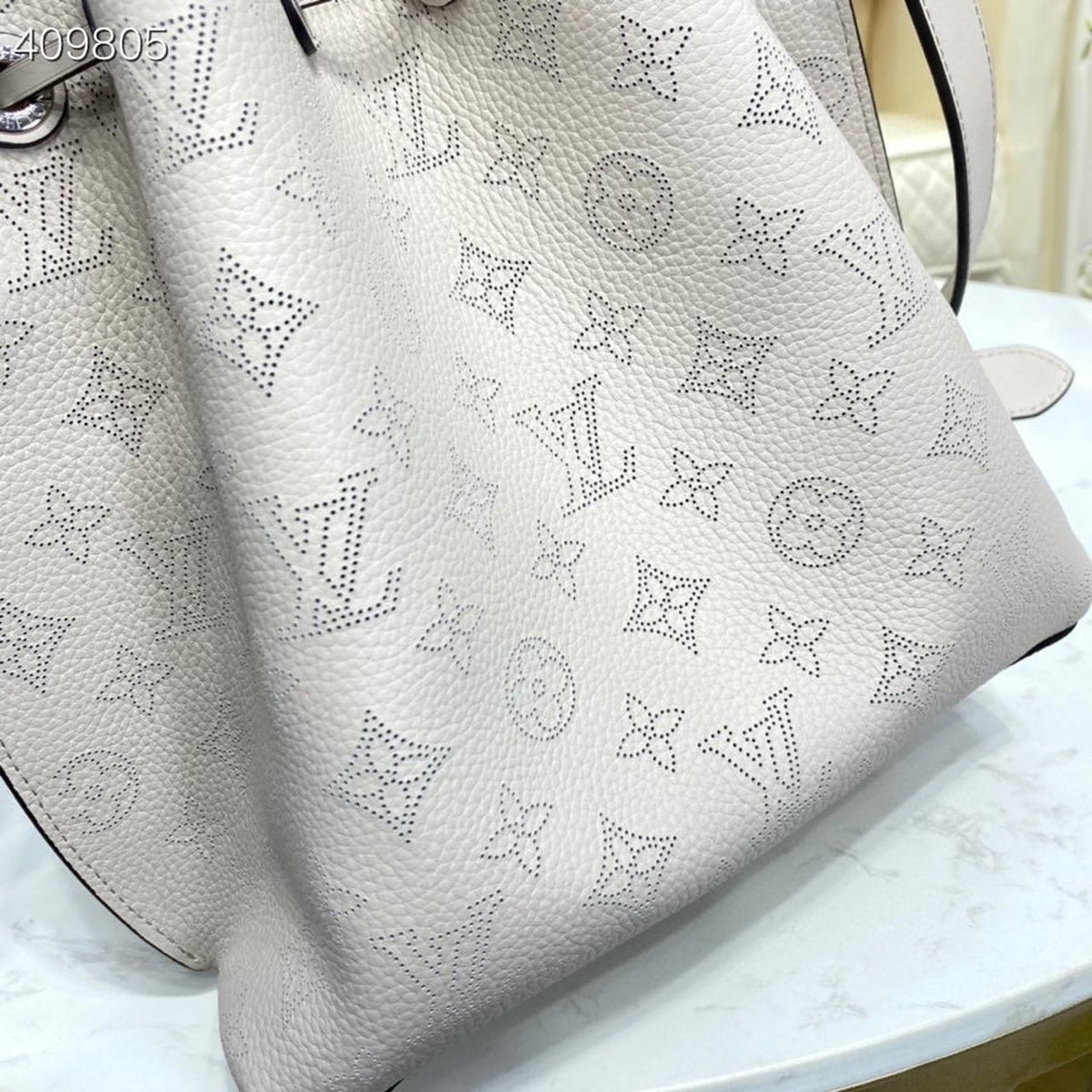 Louis Vuitton Muria Bag 22cm Mahina Calfskin Leather Spring/Summer Collection M57526 Mist