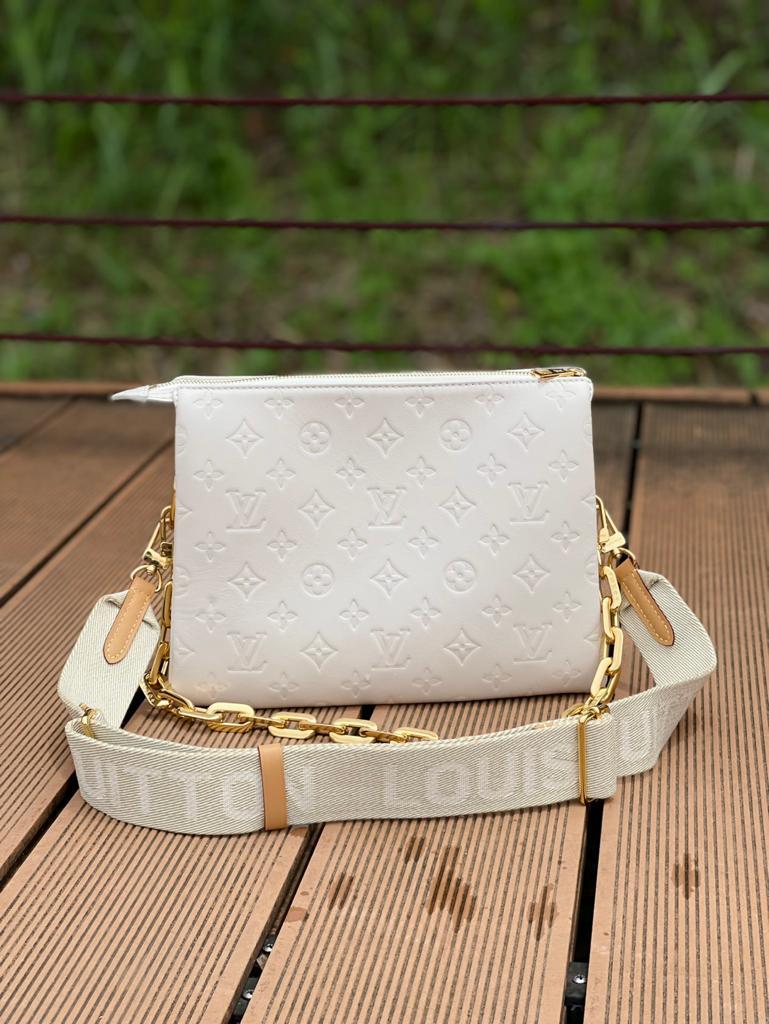 Louis Vuitton Coussin PM Bag 26cm Monogram Embossed Puffy Lambskin Leather Spring/Summer Collection M57793 White