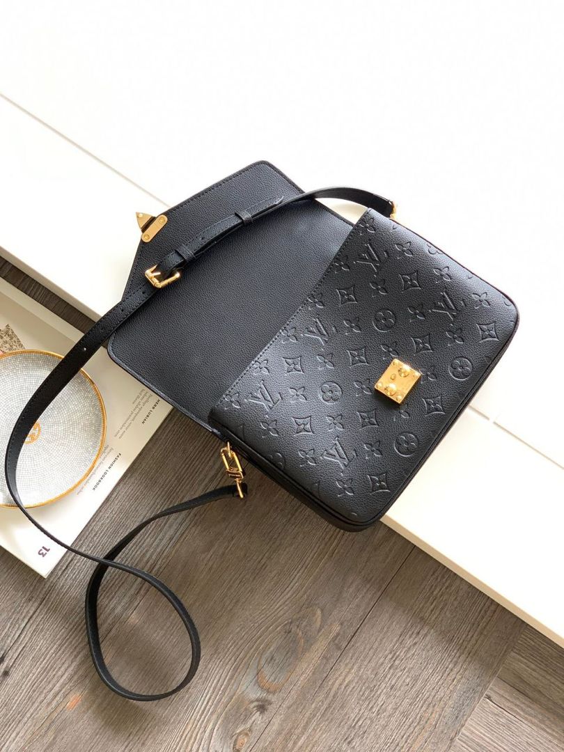 Louis Vuitton Pochette Métis Handbag M41487 29cm Black