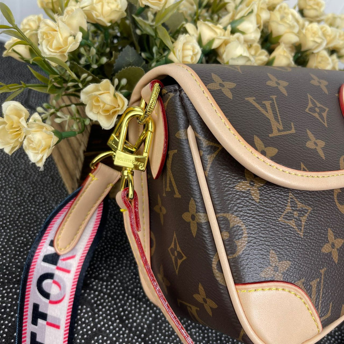 Louis Vuitton M45985 Diane 25cm Brown