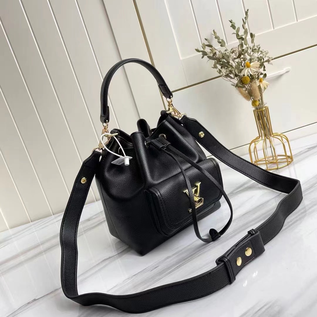 Louis Vuitton LockMe Bucket Bag 24cm Grained Calfskin Leather Spring/Summer Collection M57687 Black