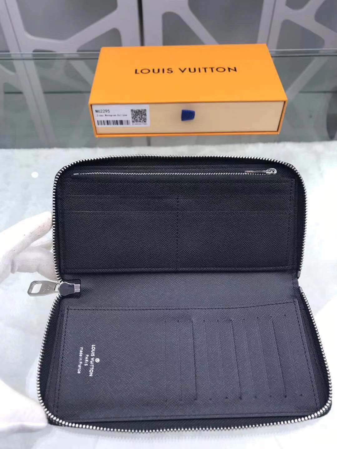 Louis Vuitton Zippy Vertical Wallet 20cm