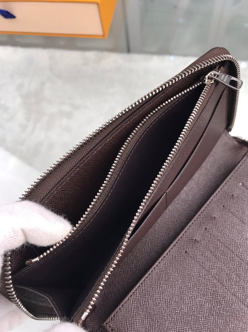 Louis Vuitton Zippy Vertical Wallet 20cm