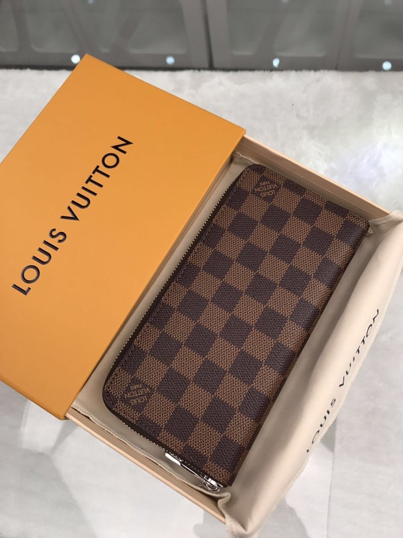 Louis Vuitton Damier Wallet 20cm Brown