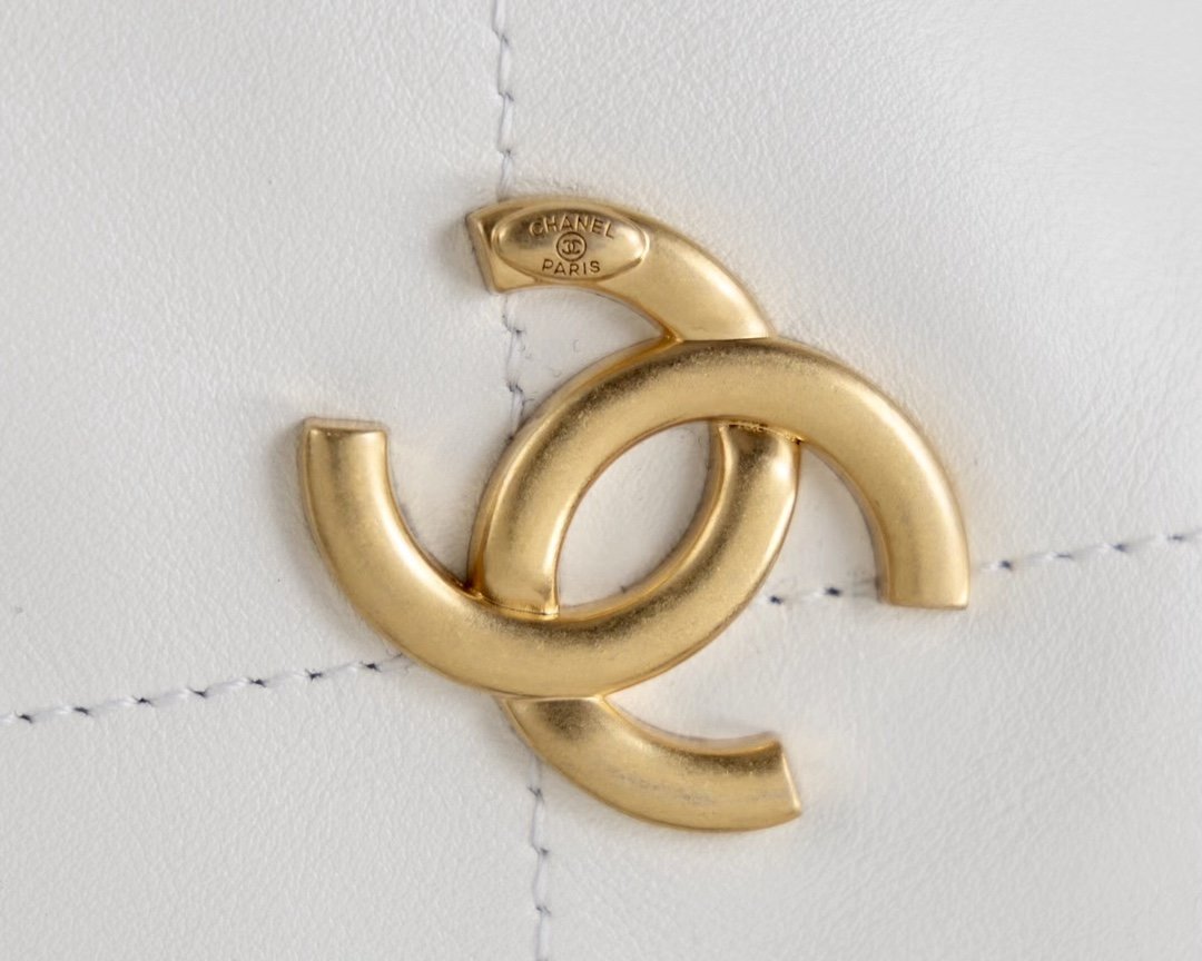 Chanel Hobo Handbag 28cm White