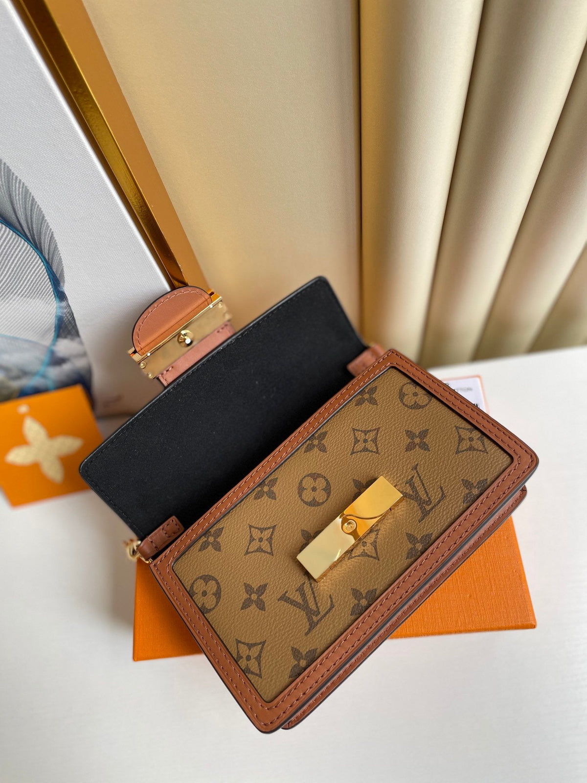Louis Vuitton Dauphine Chain Wallet Combines Monogram And Monogram Reverse Canvas By Nicolas Ghesquière For Women, Women’s Wallet 19cm LV M68746