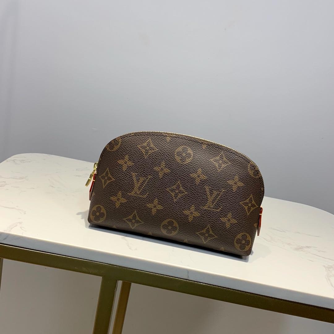 Louis Vuitton Cosmetic Pouch 19cm Brown