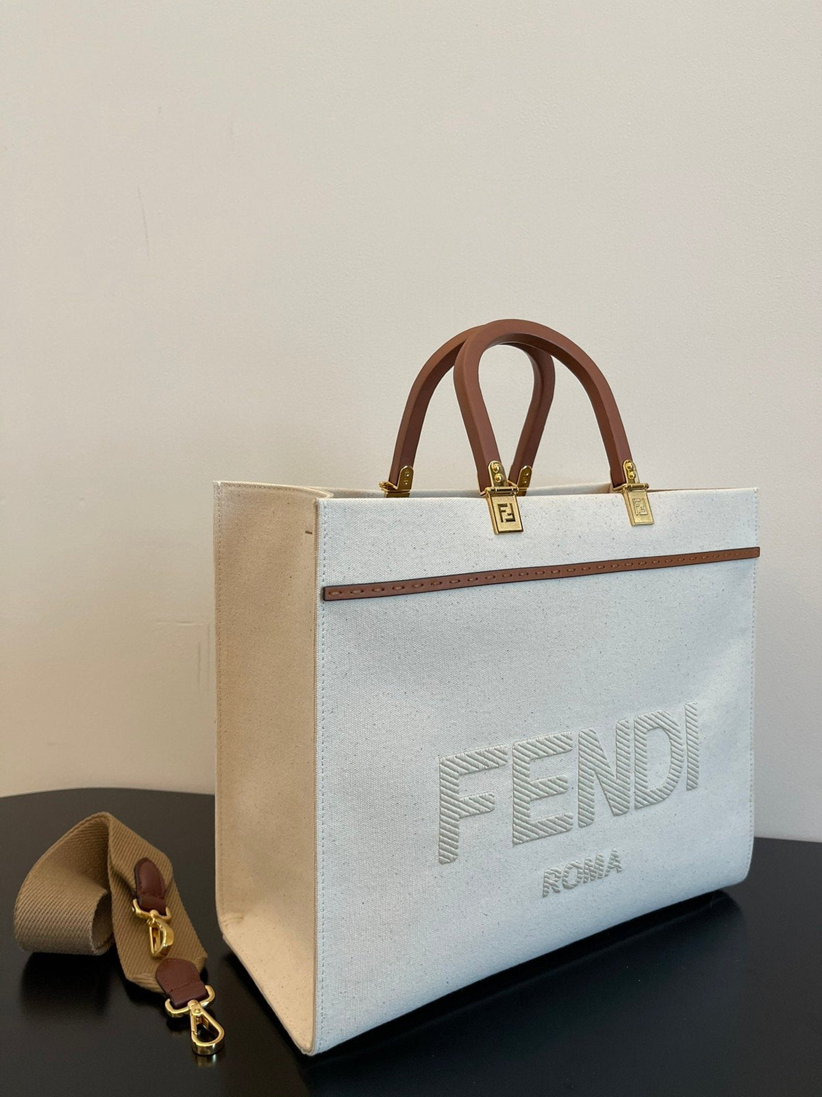 Fendi Tote Bag 35cm Beige